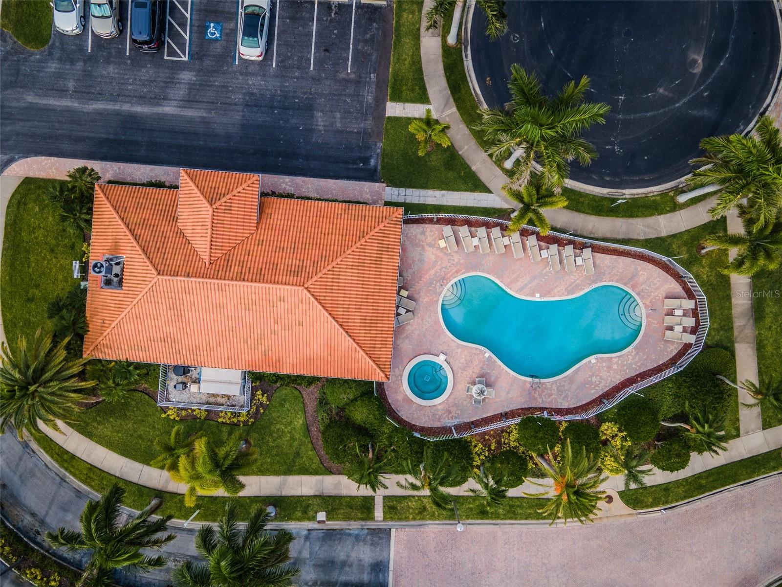 LAS FLORES CONDO - Residential