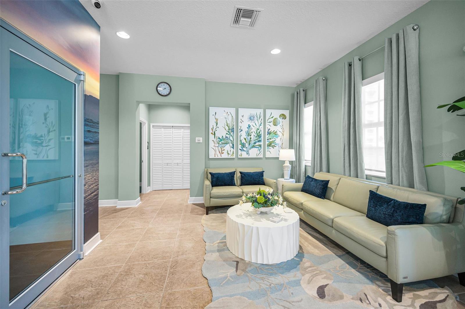LAS FLORES CONDO - Residential