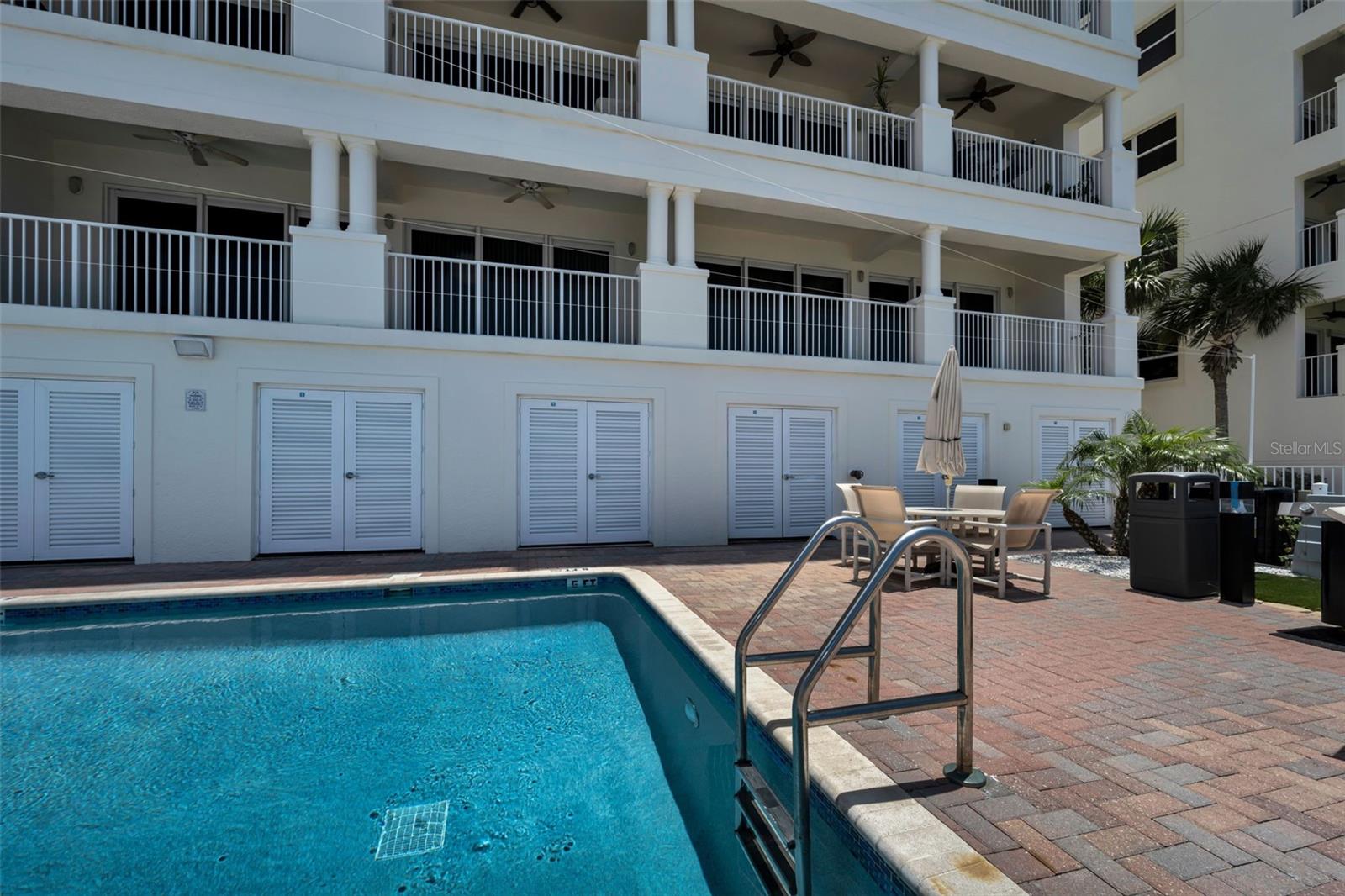 LAS FLORES CONDO - Residential