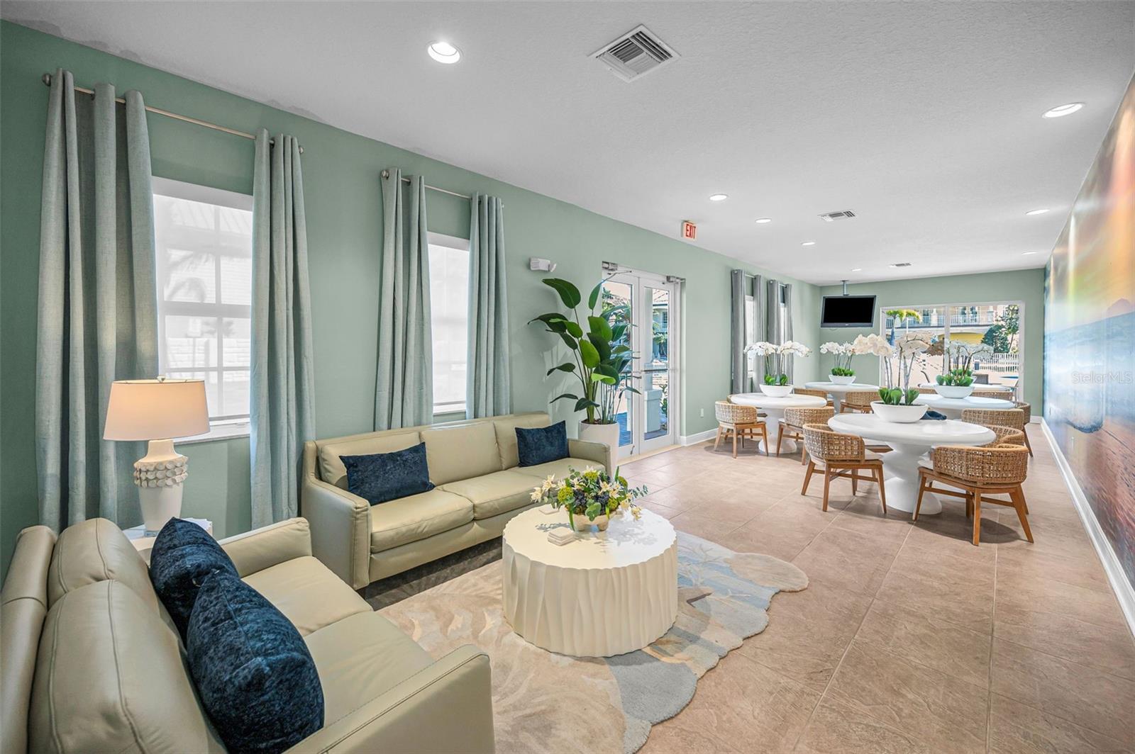 LAS FLORES CONDO - Residential