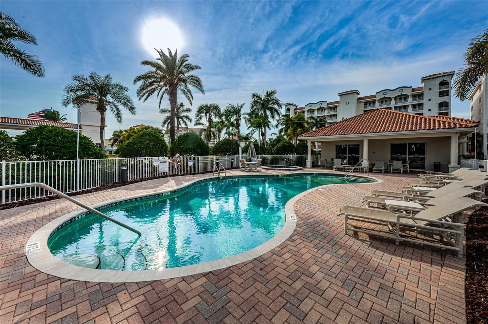 LAS FLORES CONDO - Residential