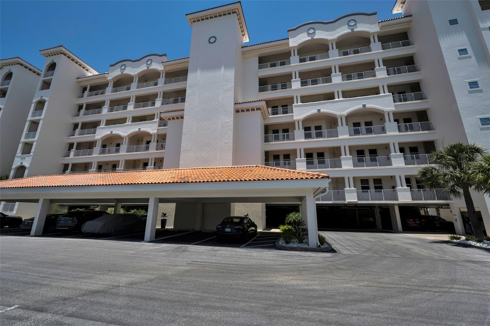 LAS FLORES CONDO - Residential
