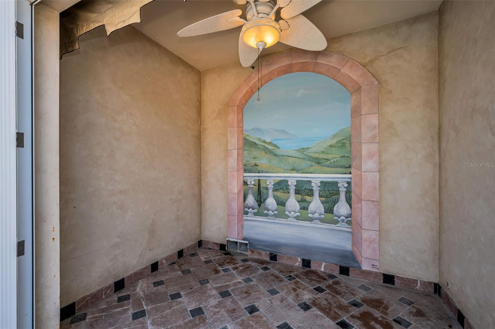 LAS FLORES CONDO - Residential