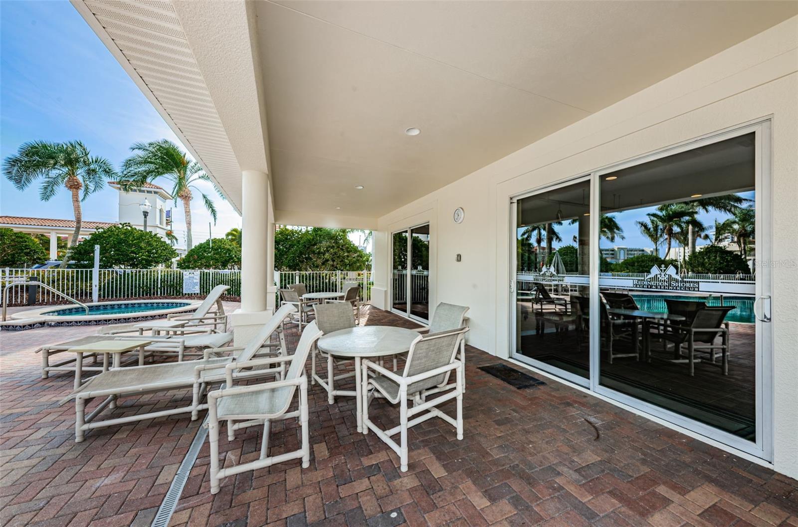 LAS FLORES CONDO - Residential