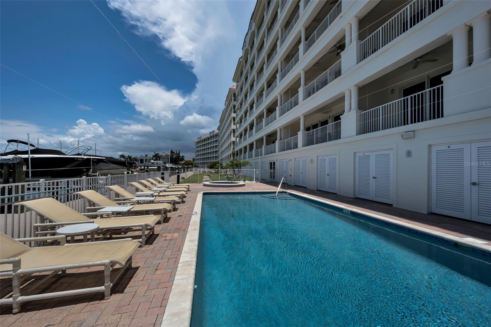 LAS FLORES CONDO - Residential