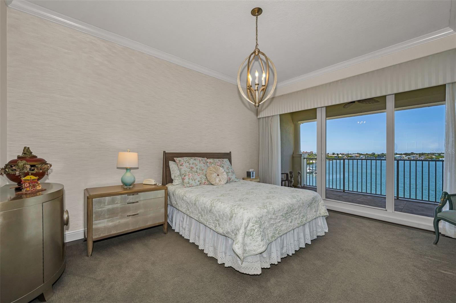 LAS FLORES CONDO - Residential