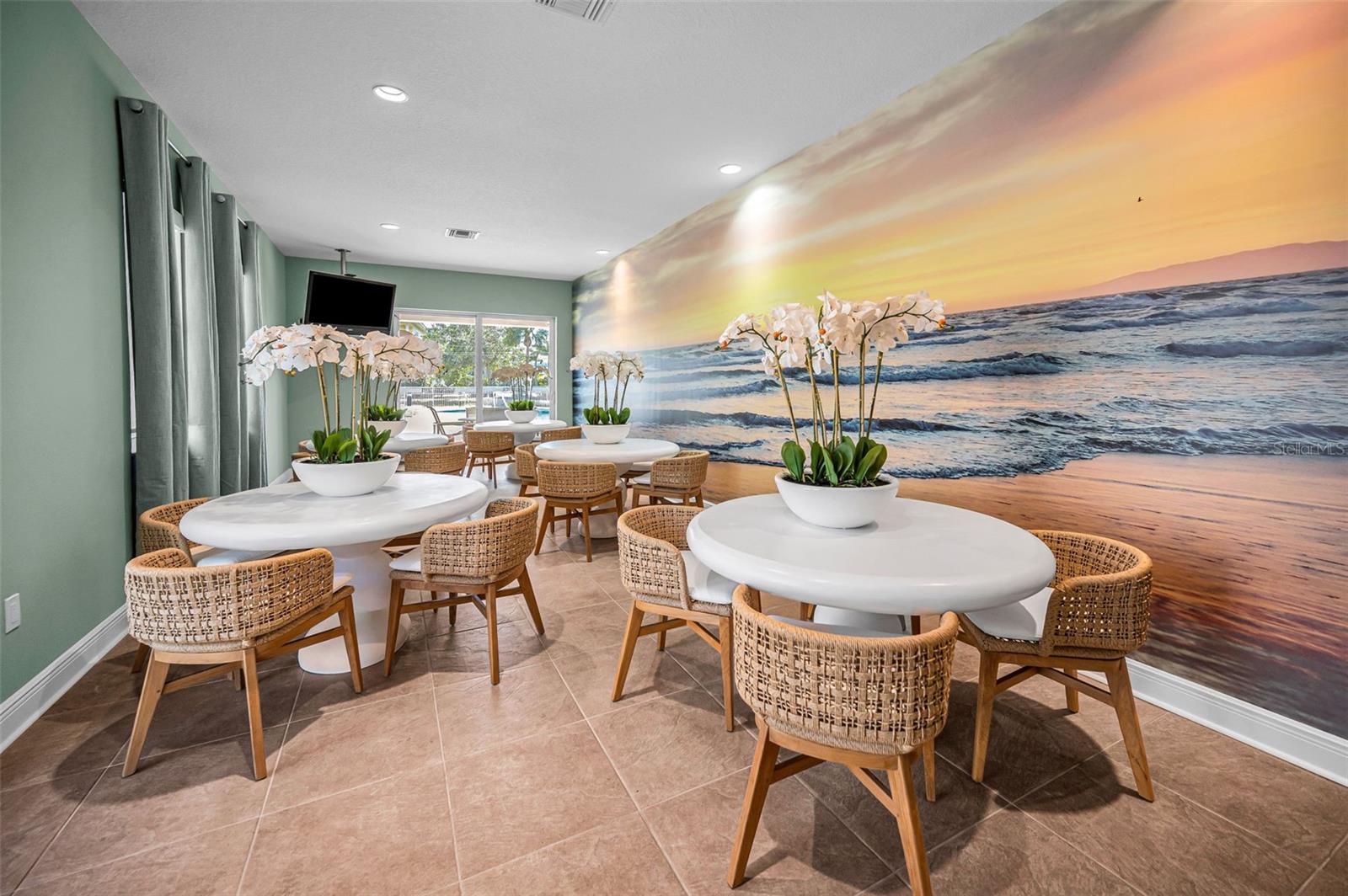 LAS FLORES CONDO - Residential