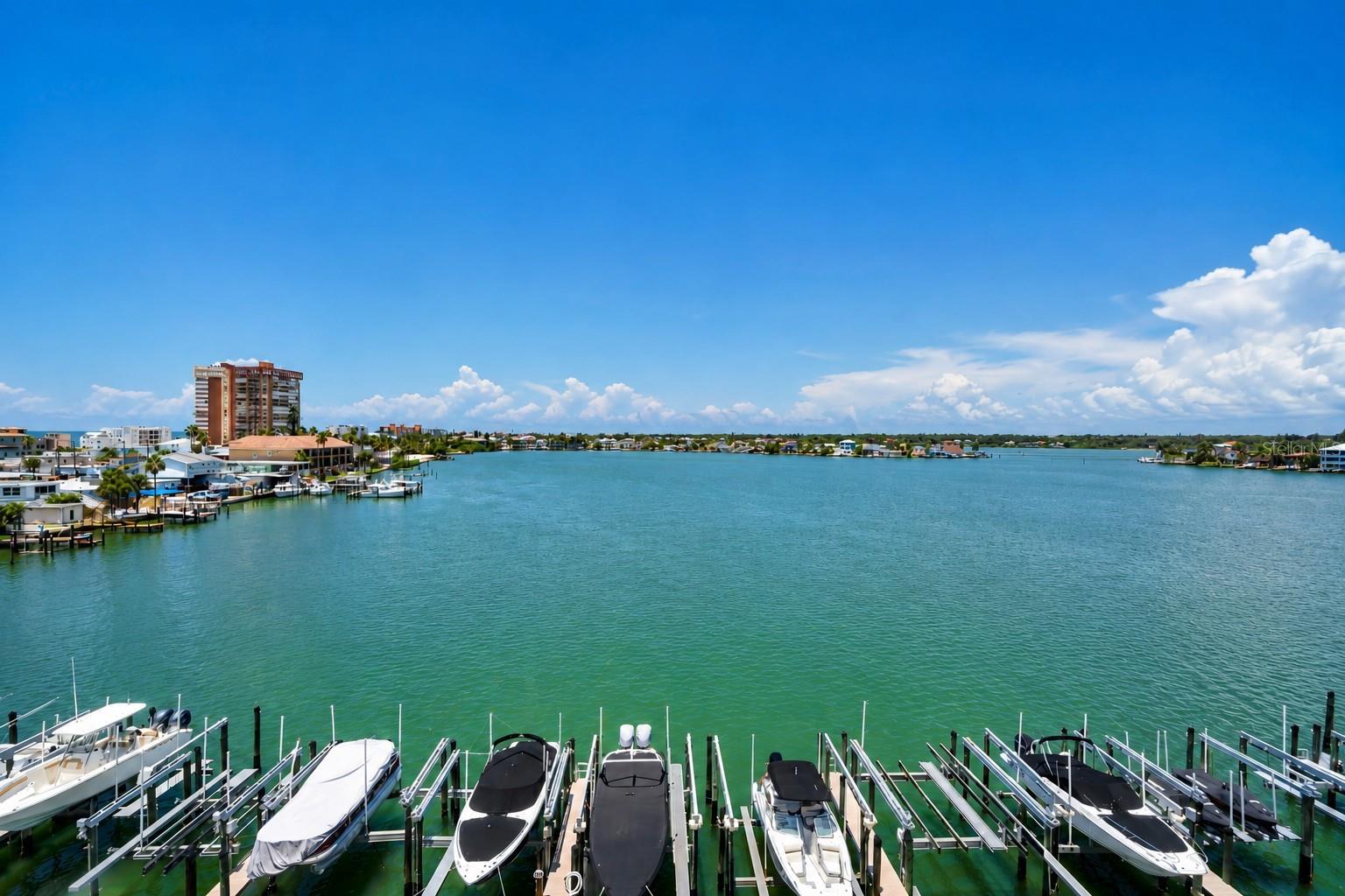 LAS FLORES CONDO - Residential