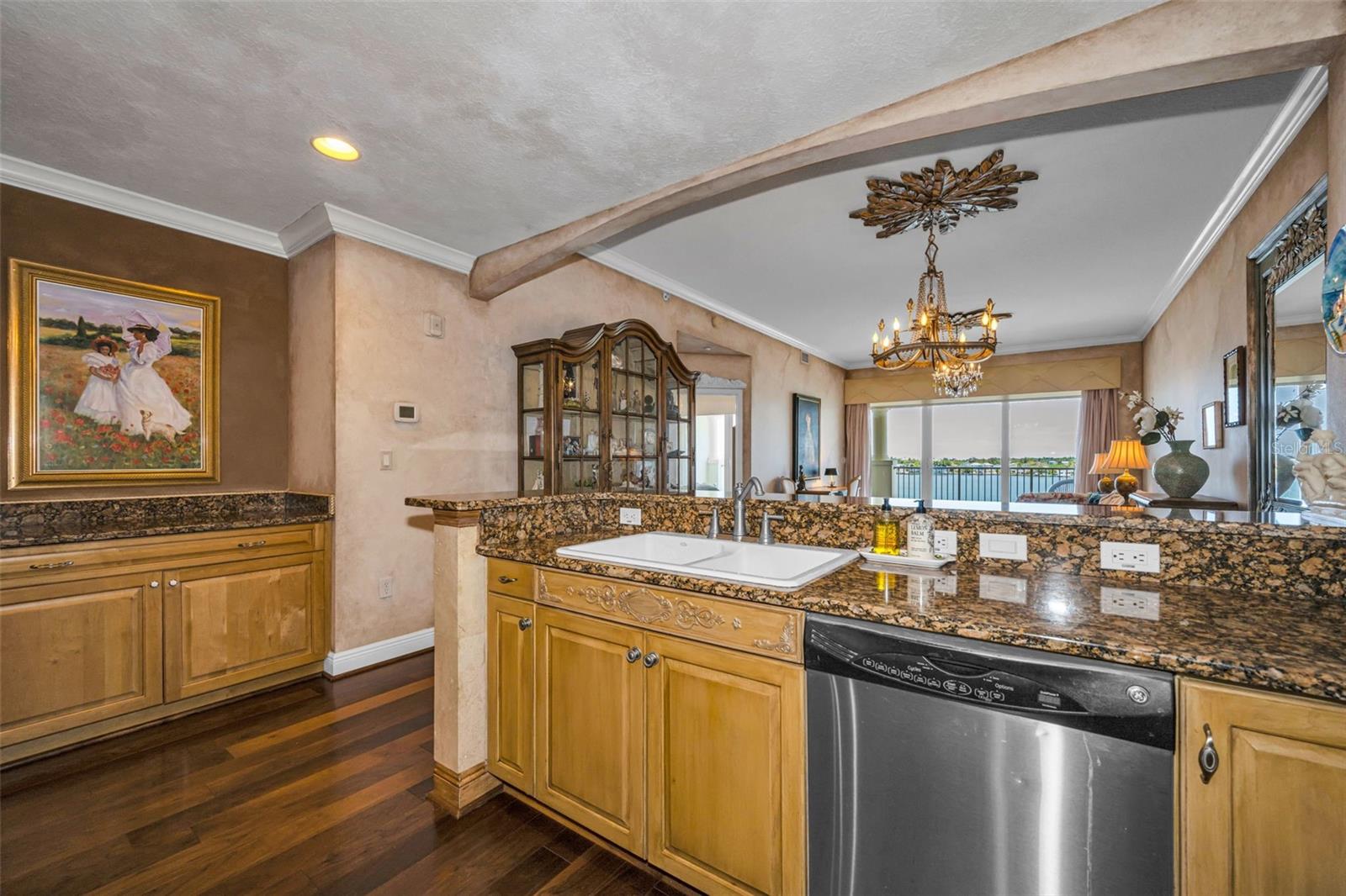 LAS FLORES CONDO - Residential