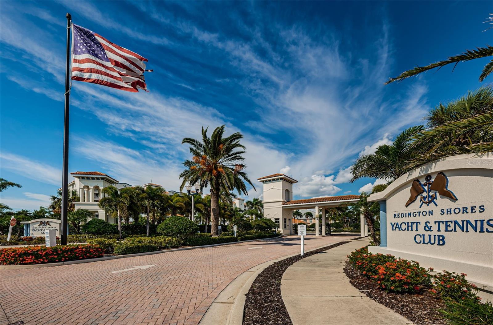 LAS FLORES CONDO - Residential