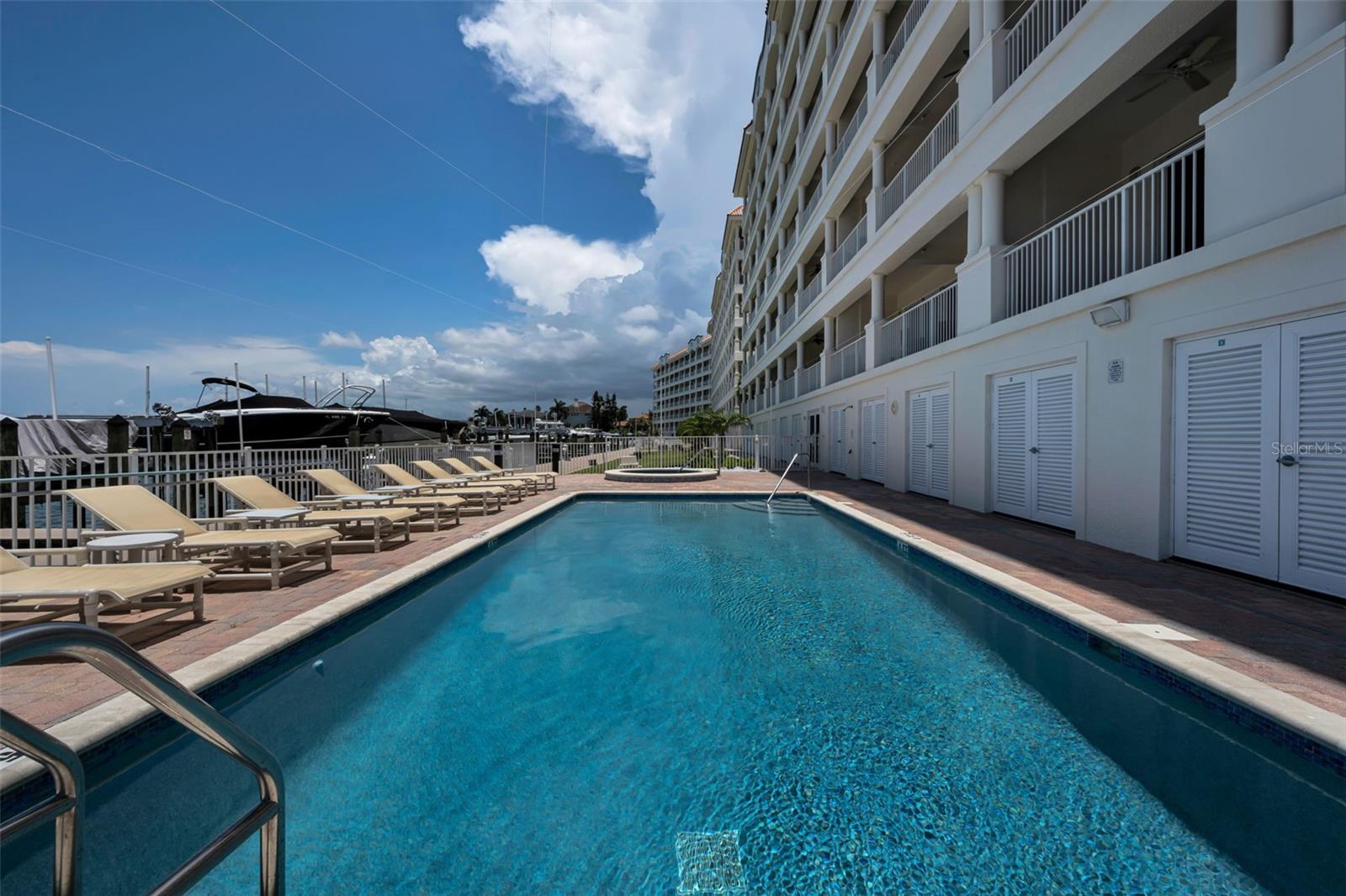 LAS FLORES CONDO - Residential