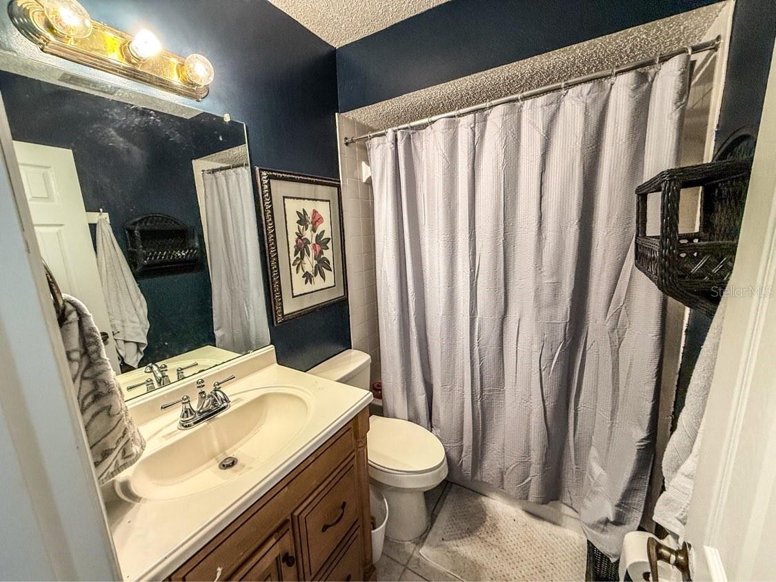 WHISPERING OAKS - Residential Lease