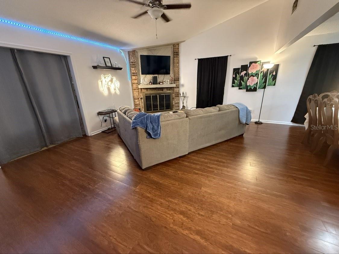 WHISPERING OAKS - Residential Lease