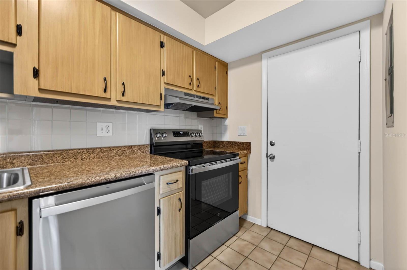 EASTWOOD SHORES - Residential