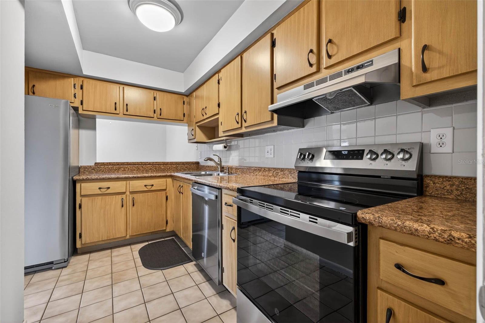 EASTWOOD SHORES - Residential