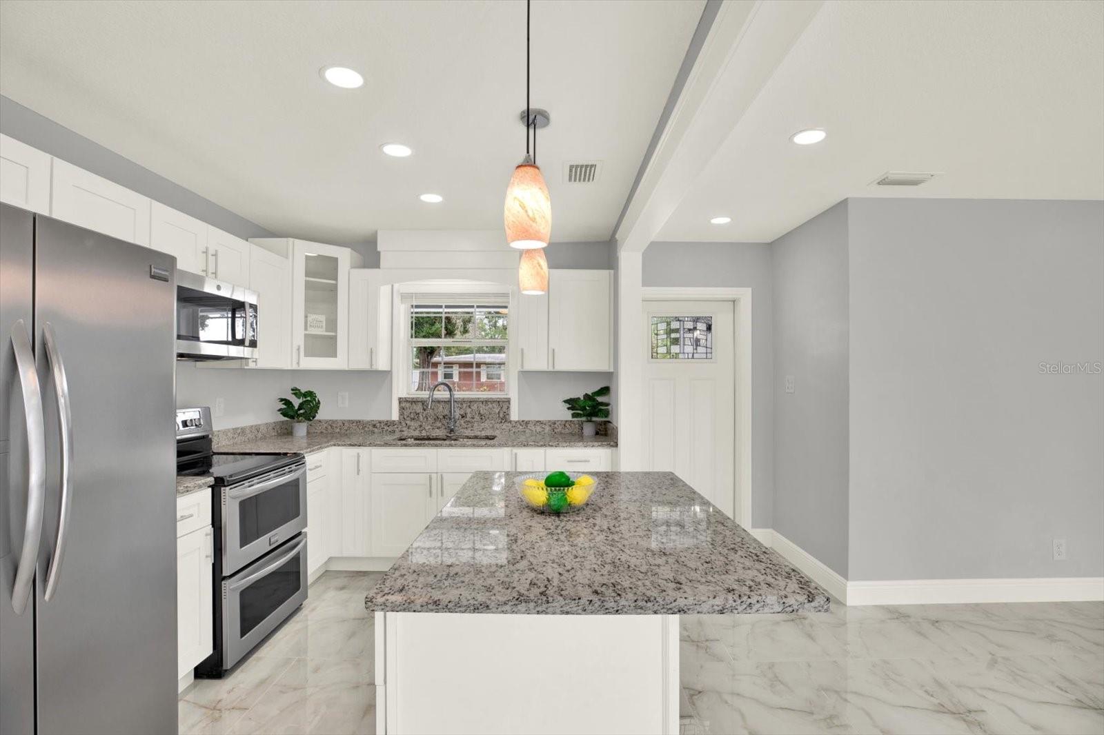 DEL RIO ESTATES - Residential