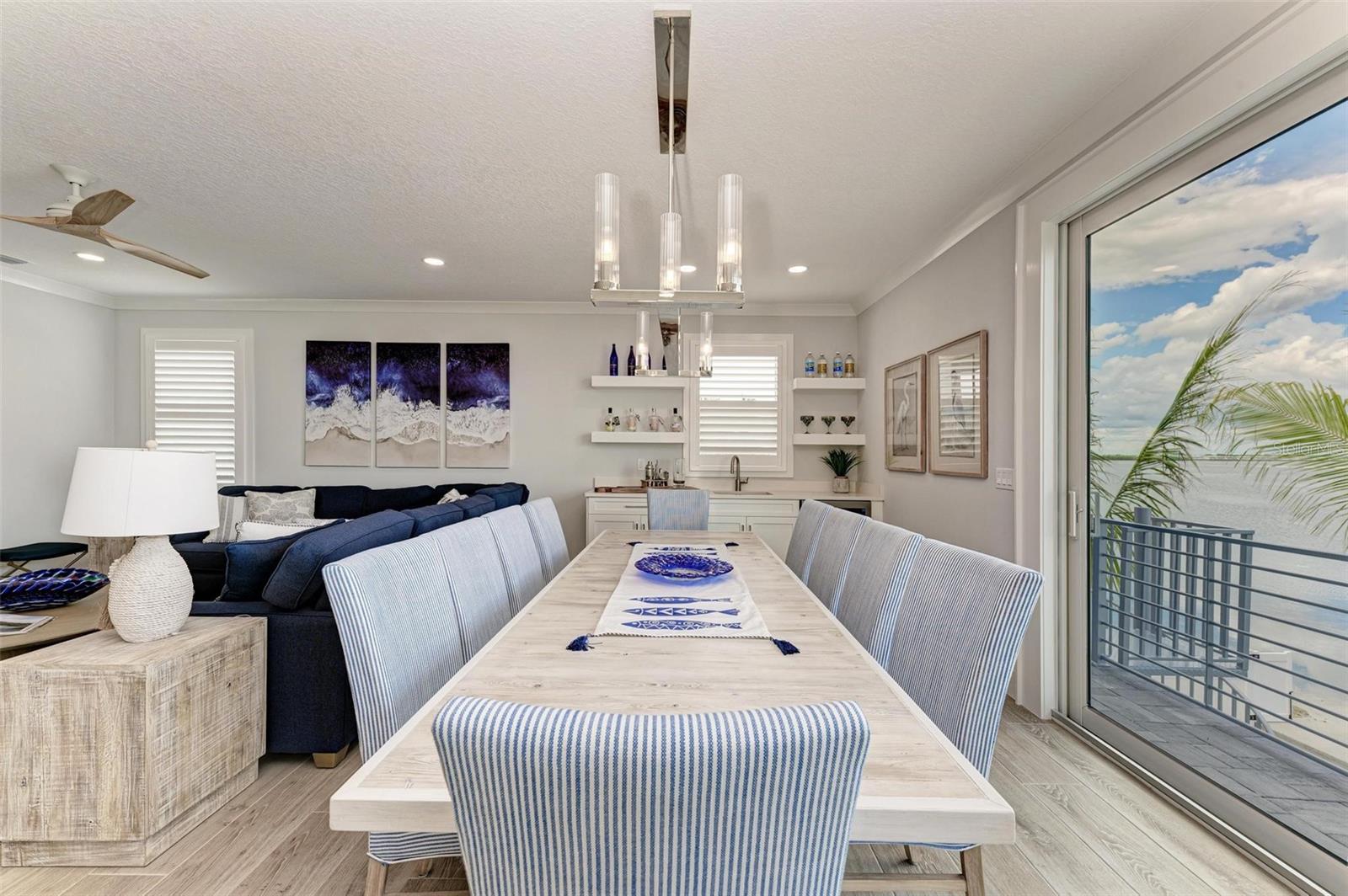 BAY MANOR - Residential
