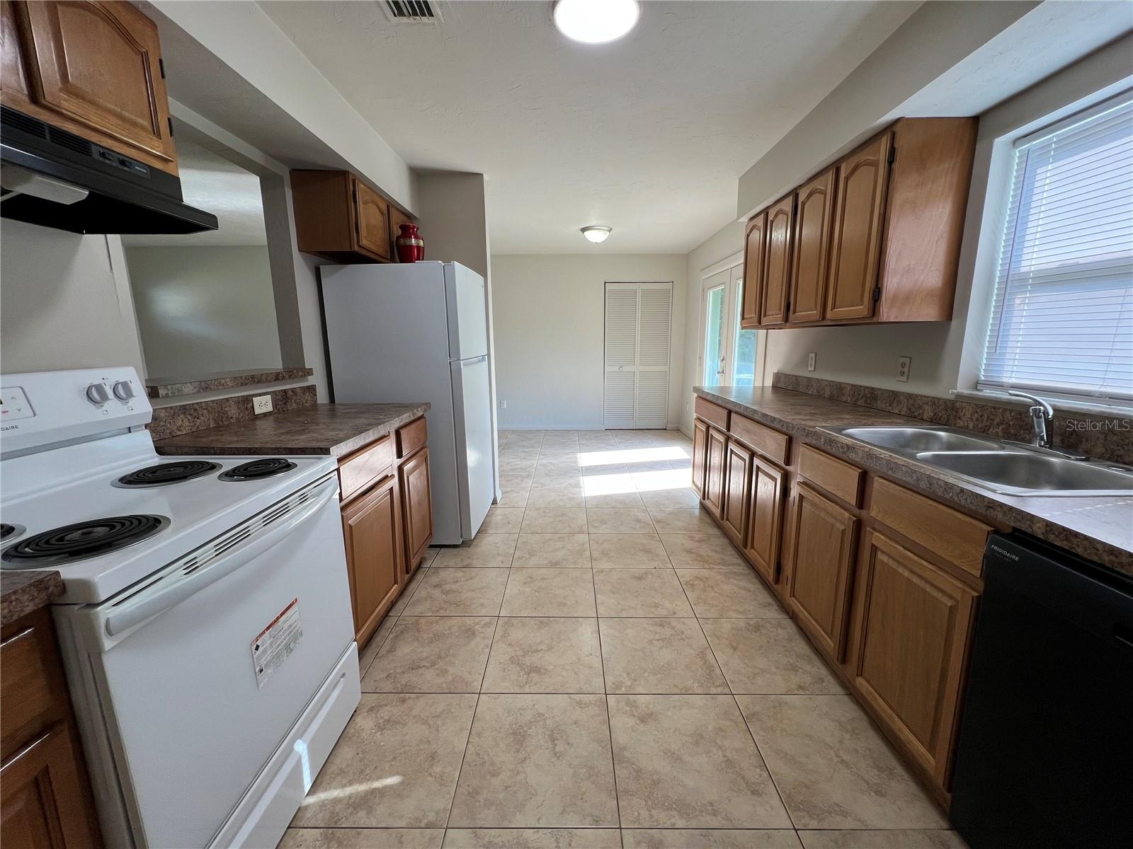 SOUTHSIDE TERRACE - Residential Lease