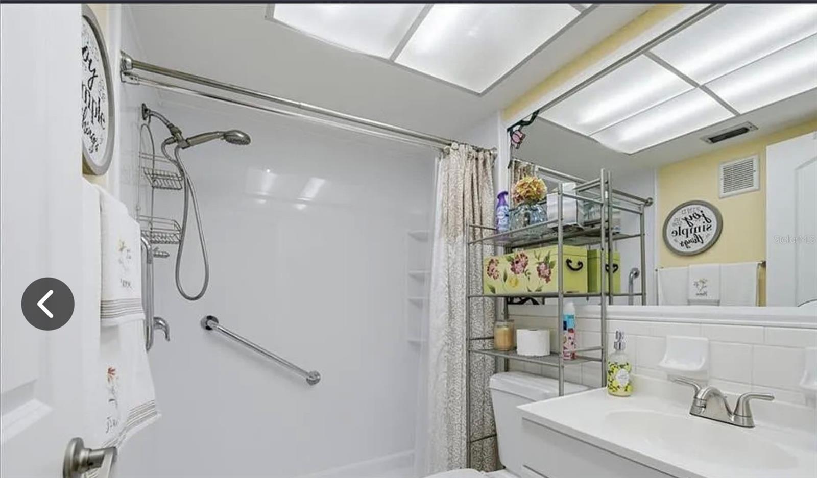 GREEN DOLPHIN PARK CONDO - Residential