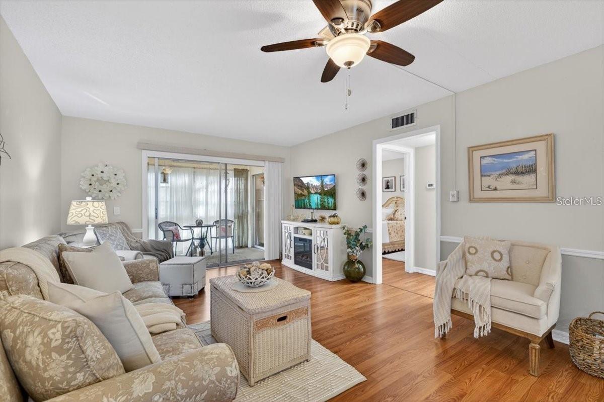 GREEN DOLPHIN PARK CONDO - Residential