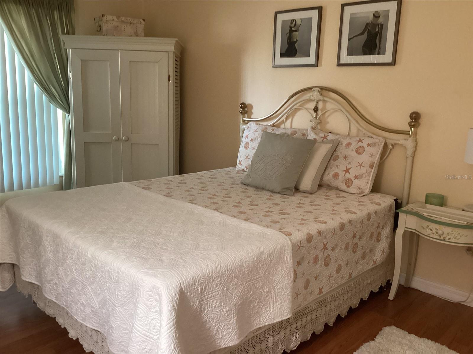 GREEN DOLPHIN PARK CONDO - Residential