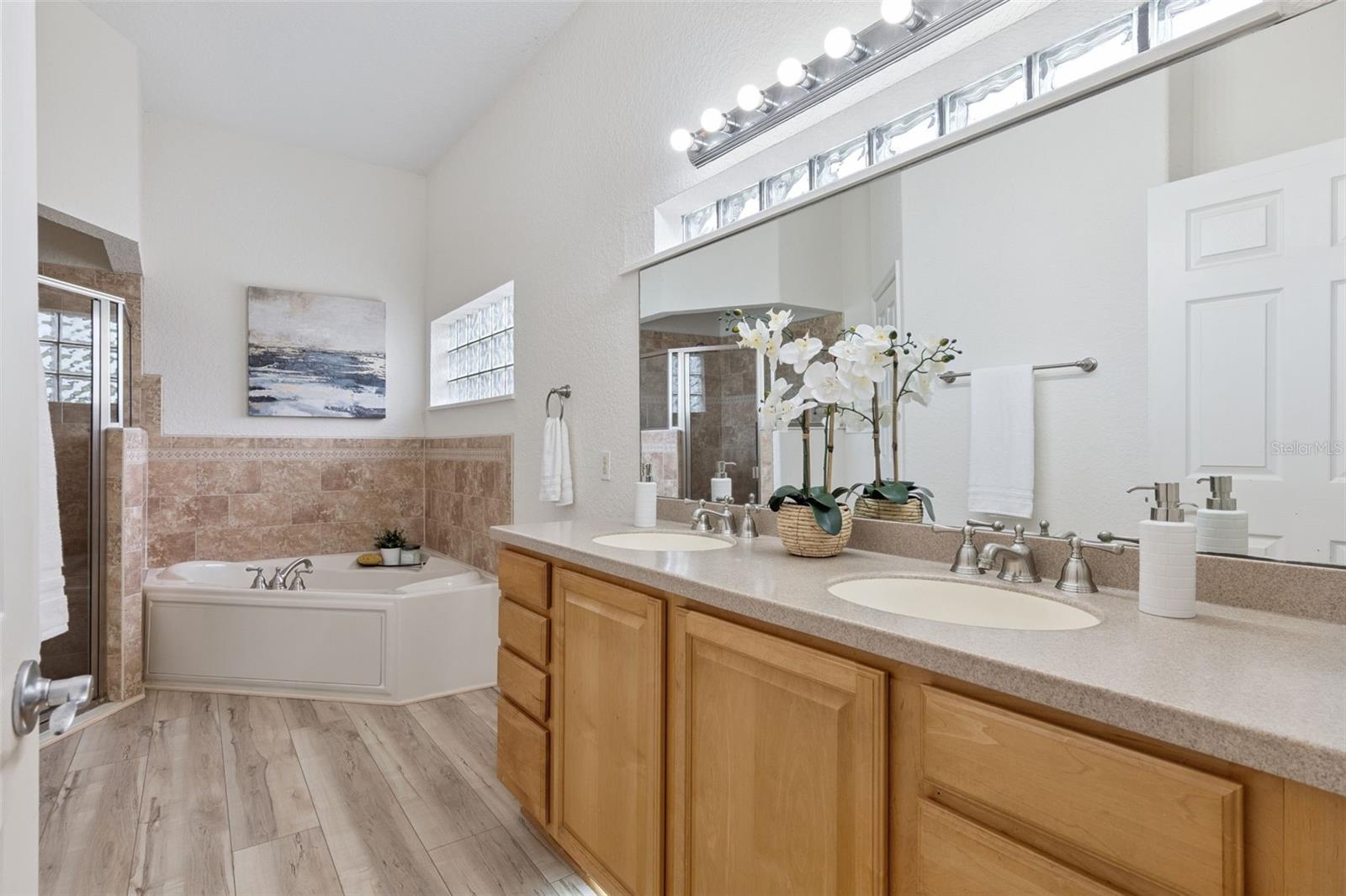 LAKE HARNEY SHORES 1ST ADD - Residential