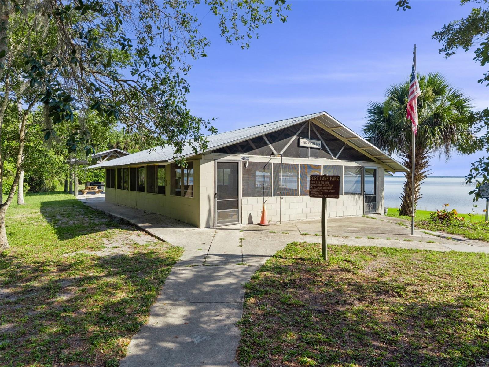 LAKE HARNEY SHORES 1ST ADD - Residential