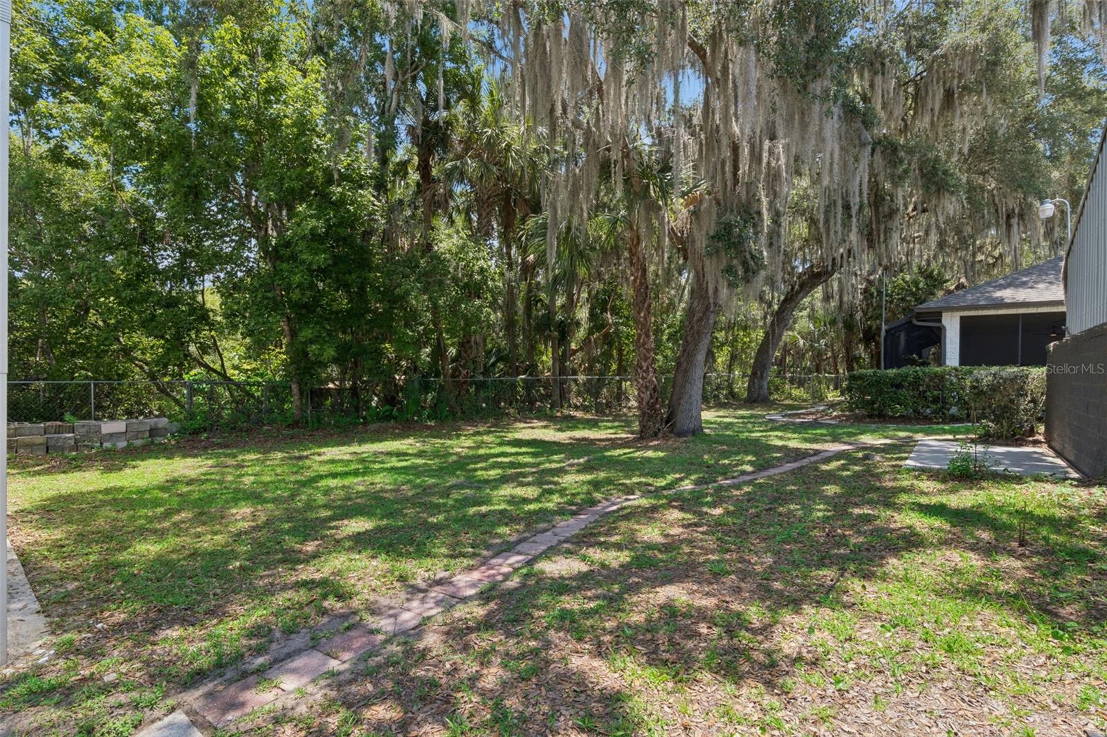 LAKE HARNEY SHORES 1ST ADD - Residential