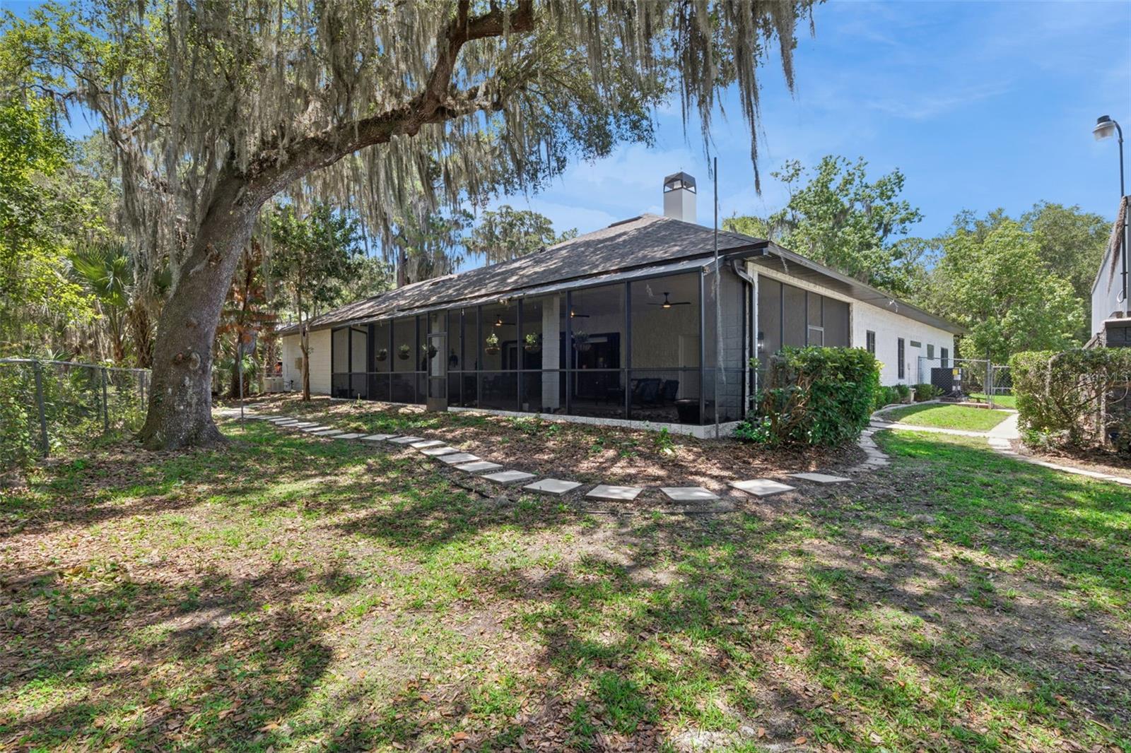 LAKE HARNEY SHORES 1ST ADD - Residential