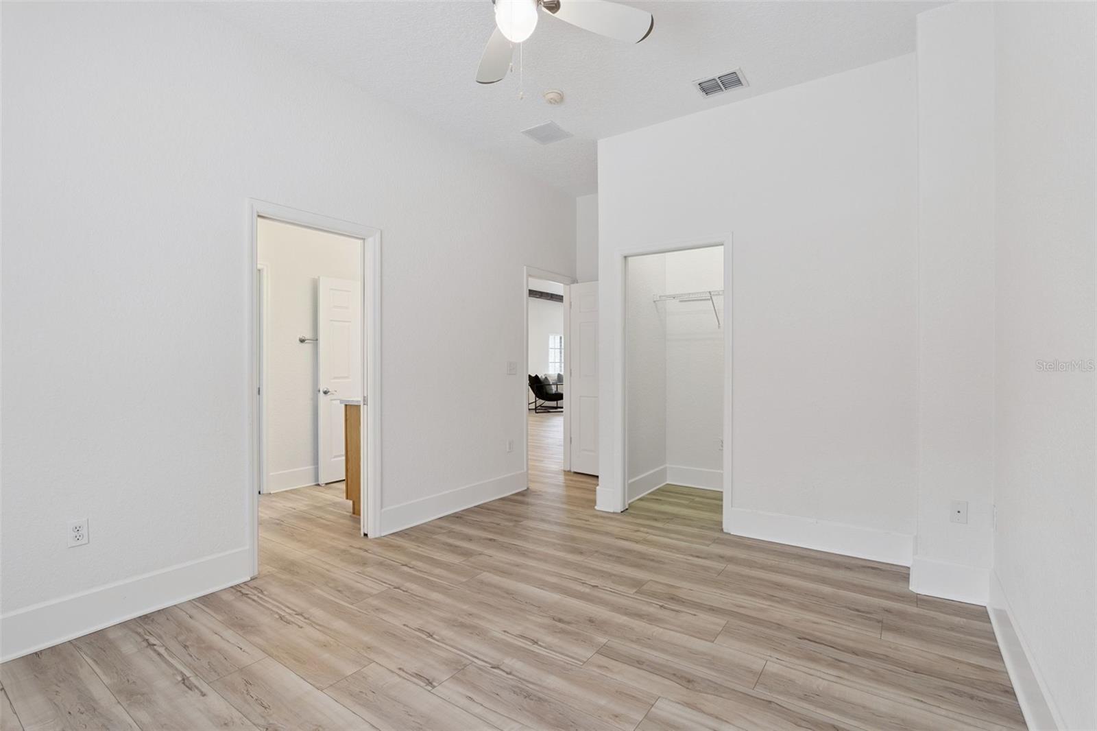 LAKE HARNEY SHORES 1ST ADD - Residential