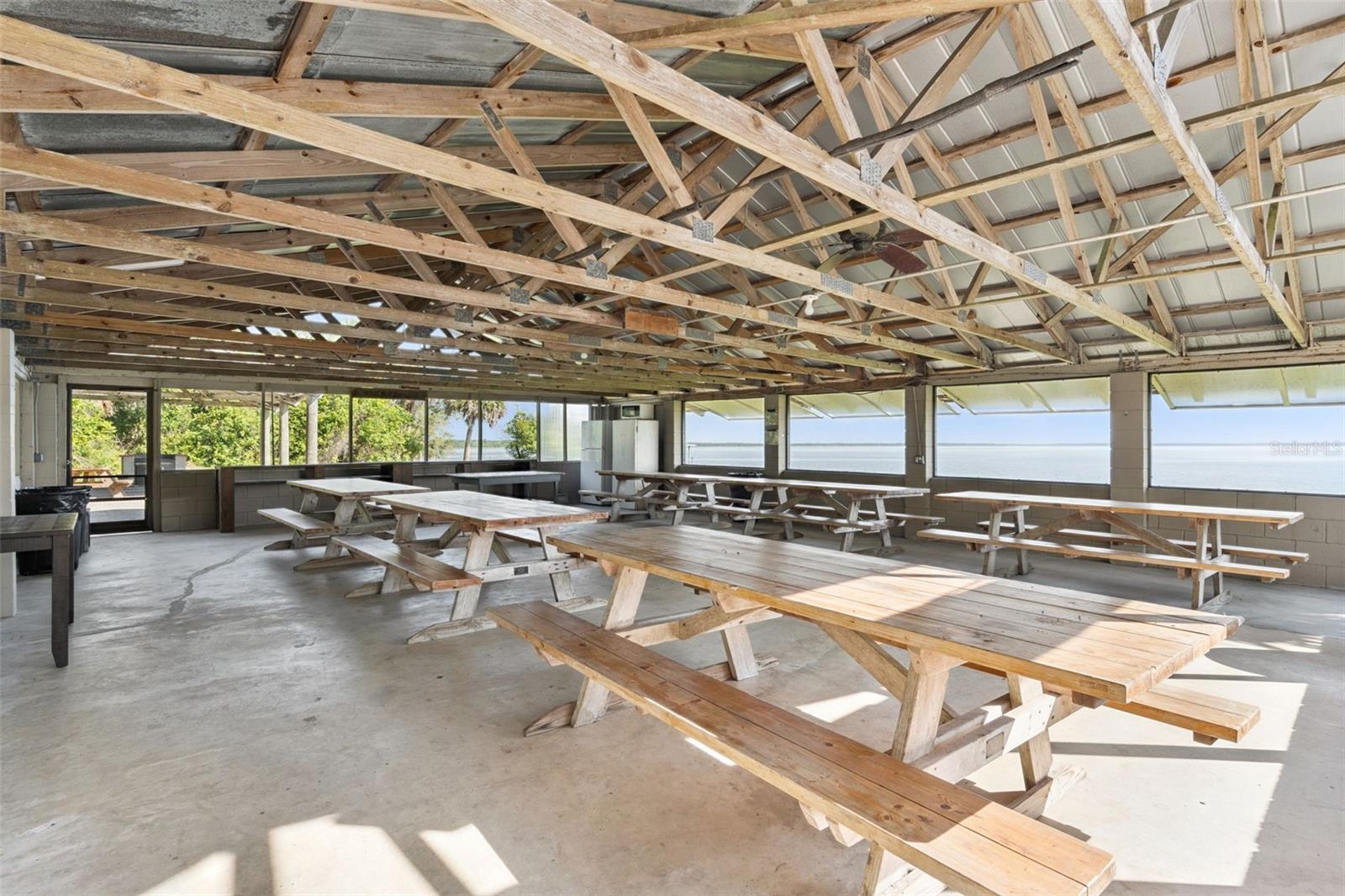 LAKE HARNEY SHORES 1ST ADD - Residential
