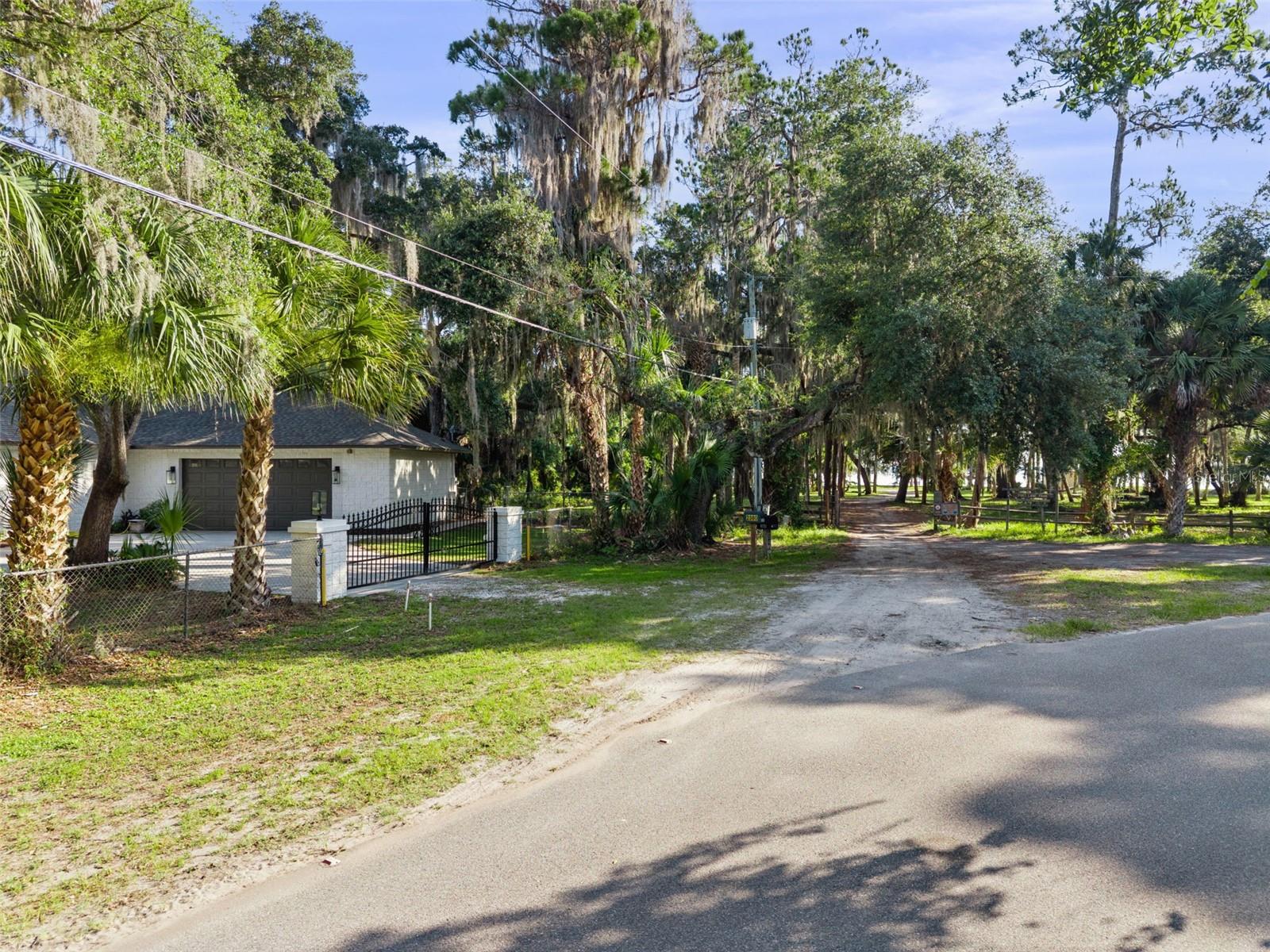 LAKE HARNEY SHORES 1ST ADD - Residential