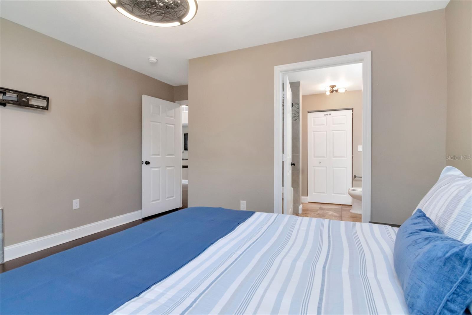 LAKE CHASE CONDO - Residential