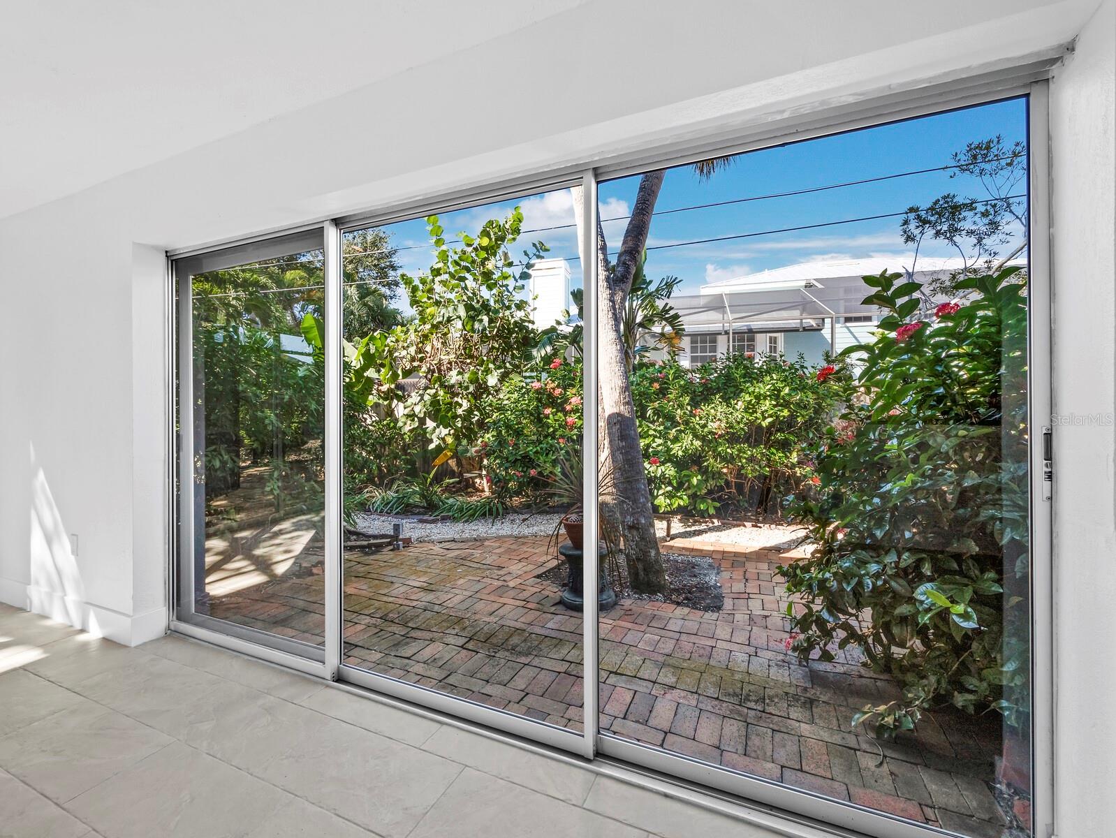 SIESTA ISLES - Residential