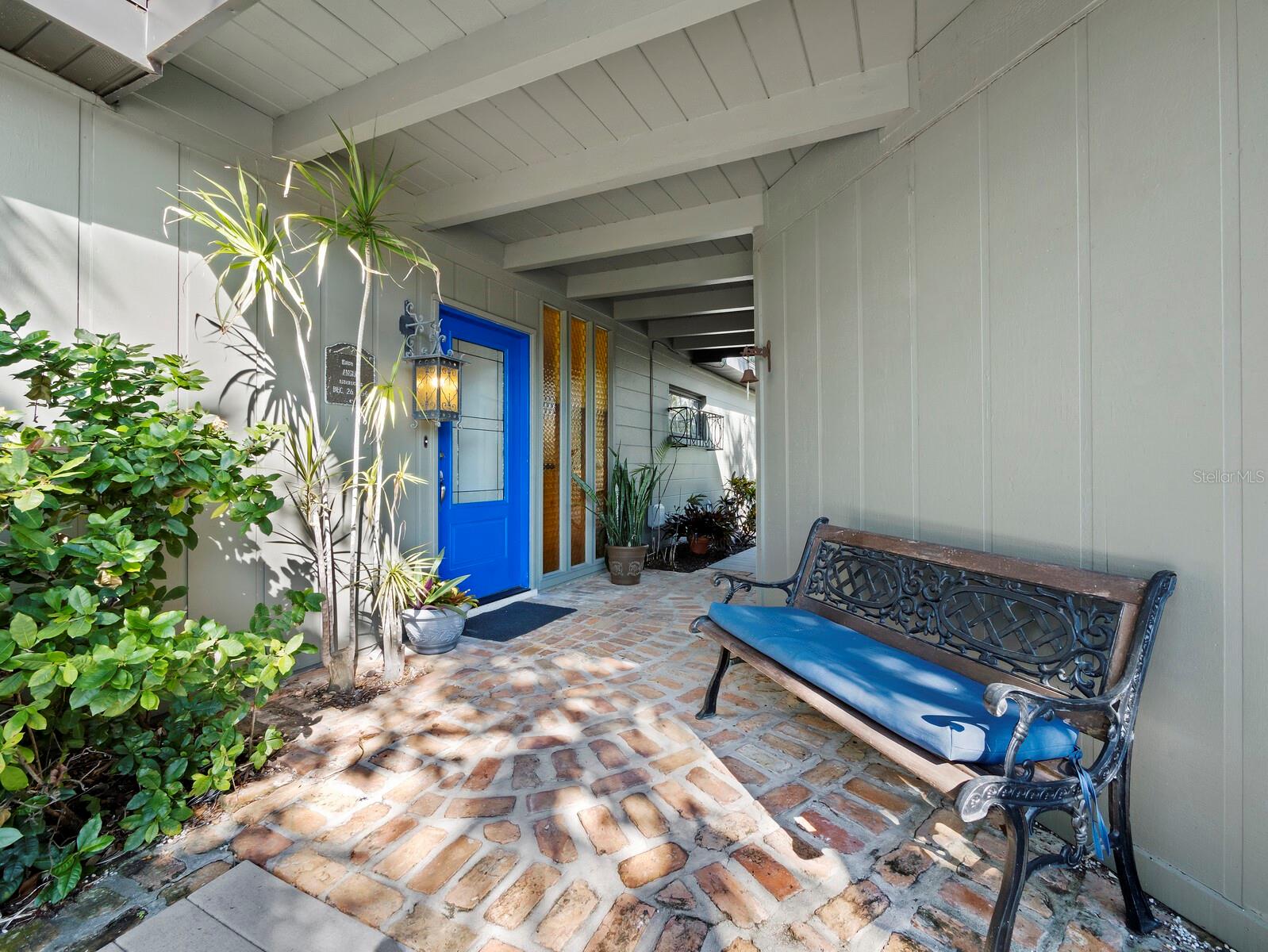 SIESTA ISLES - Residential
