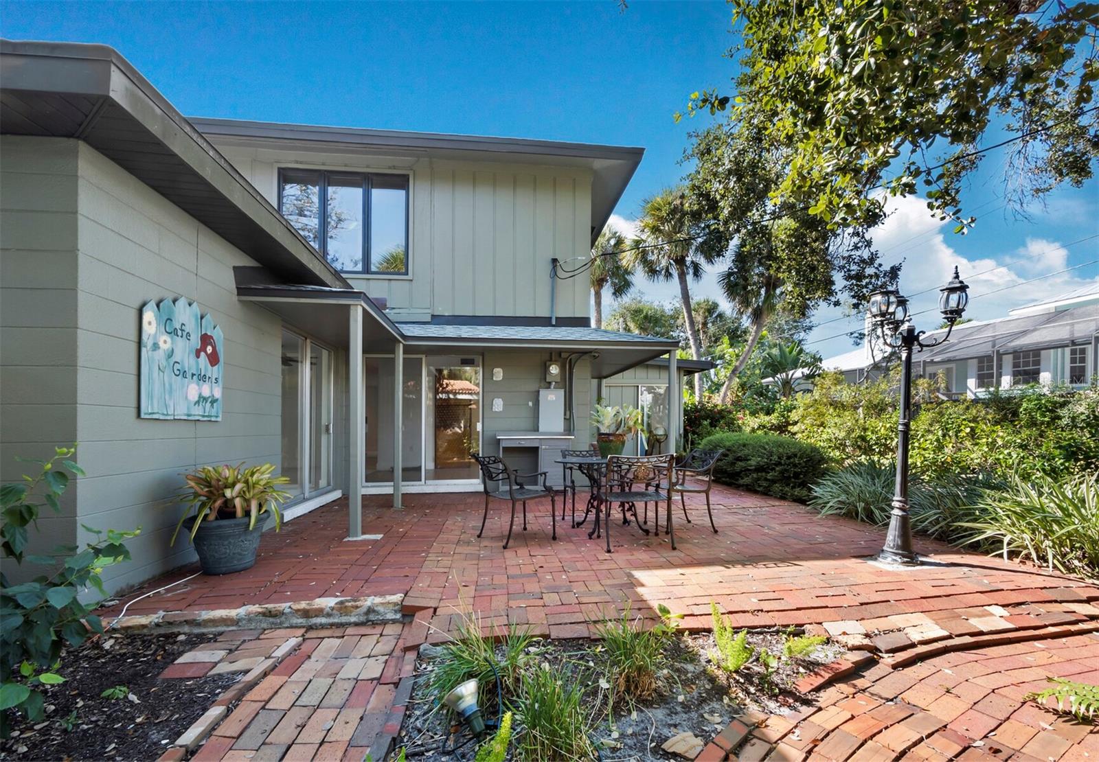 SIESTA ISLES - Residential