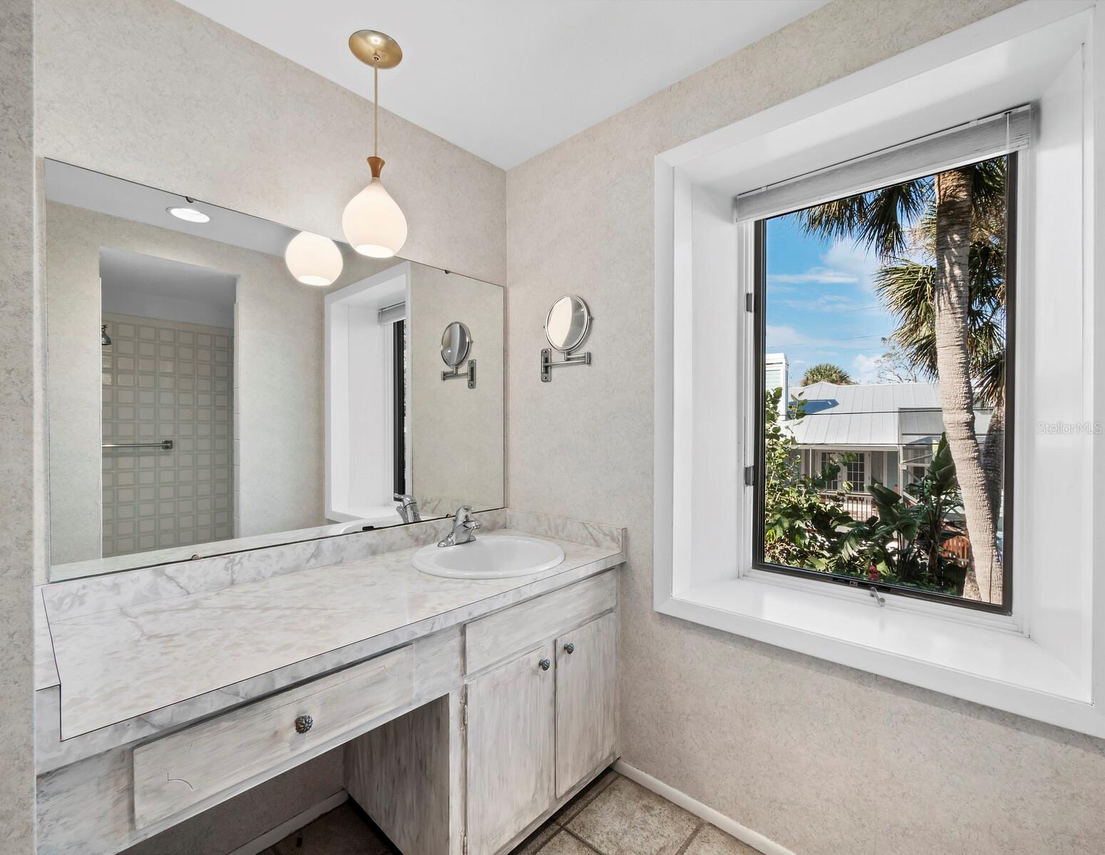 SIESTA ISLES - Residential