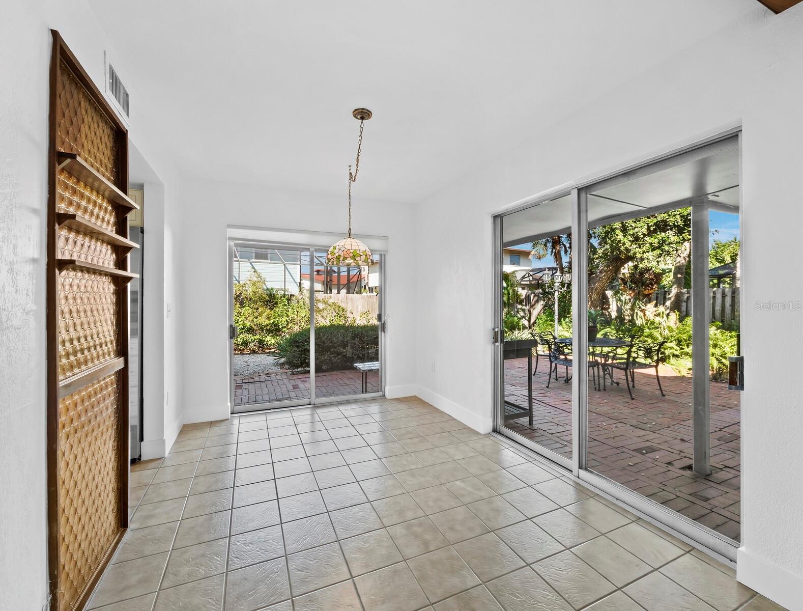 SIESTA ISLES - Residential
