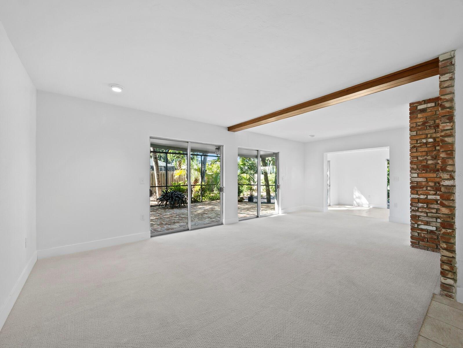 SIESTA ISLES - Residential