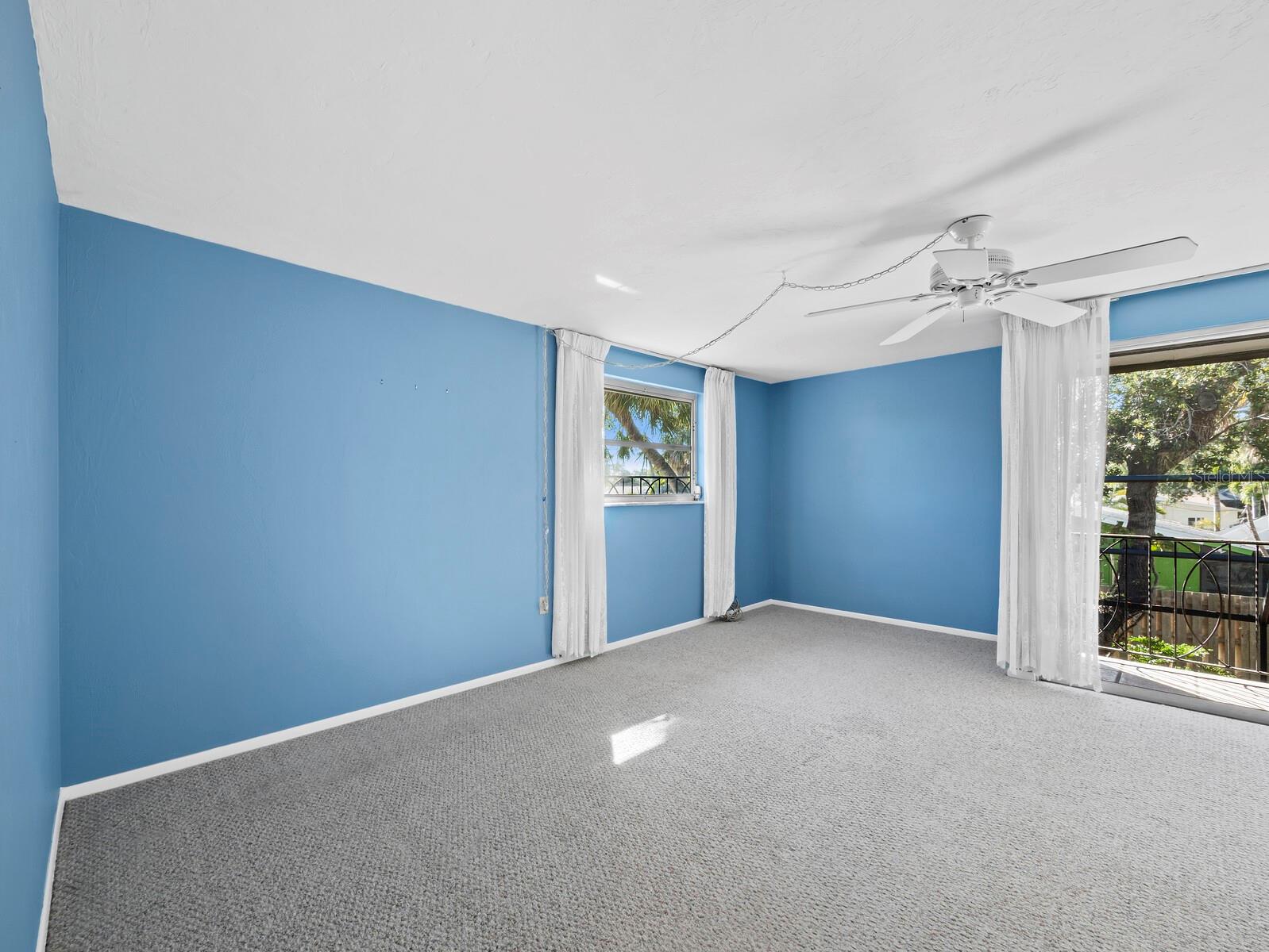 SIESTA ISLES - Residential