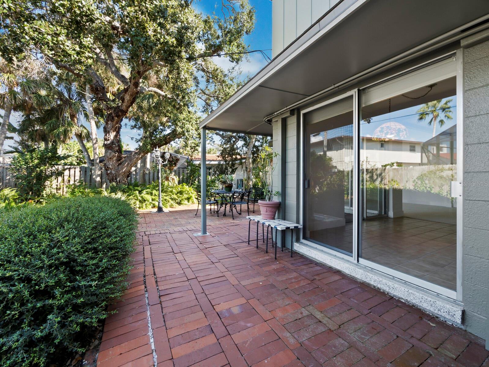 SIESTA ISLES - Residential