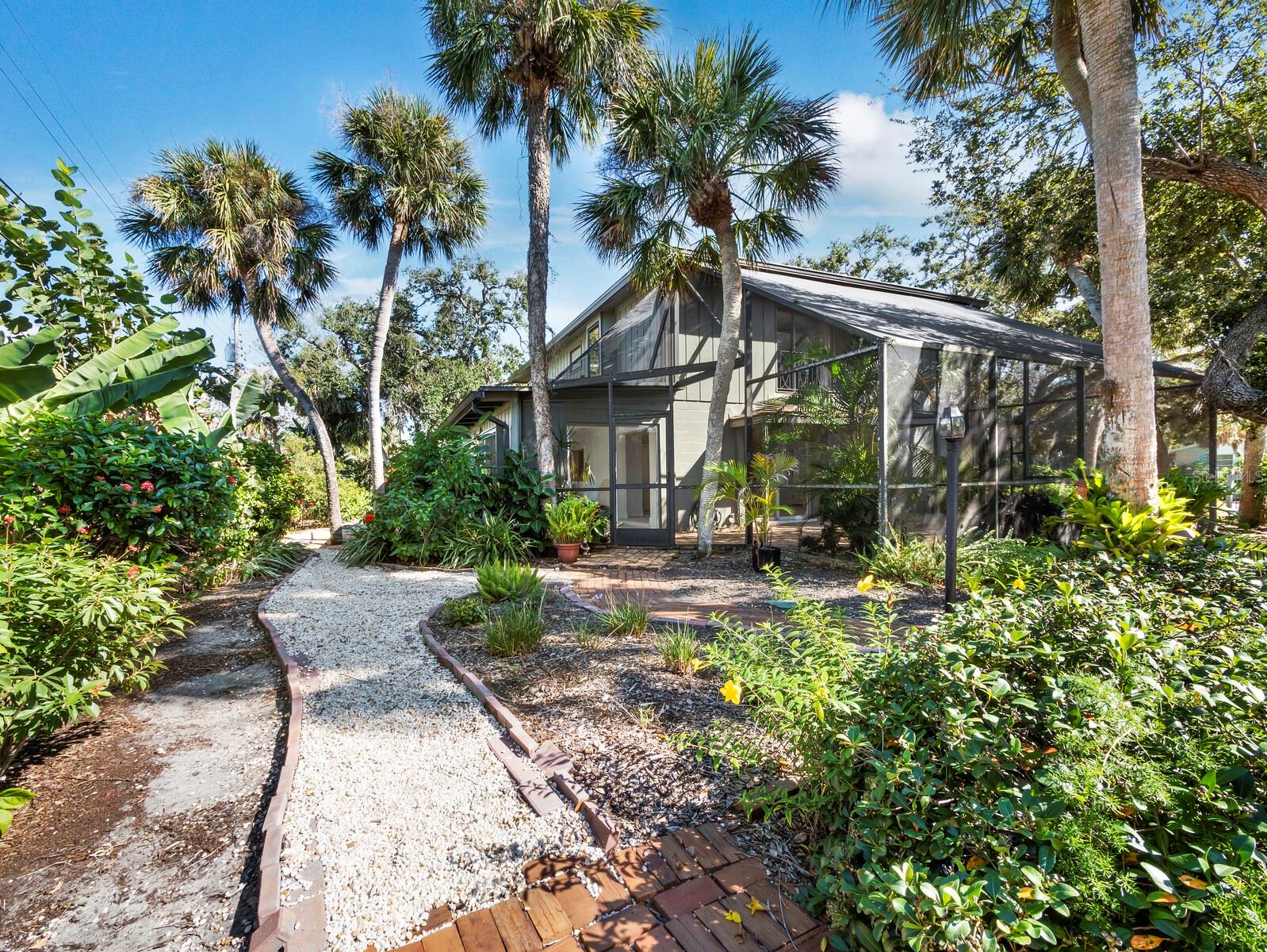 SIESTA ISLES - Residential