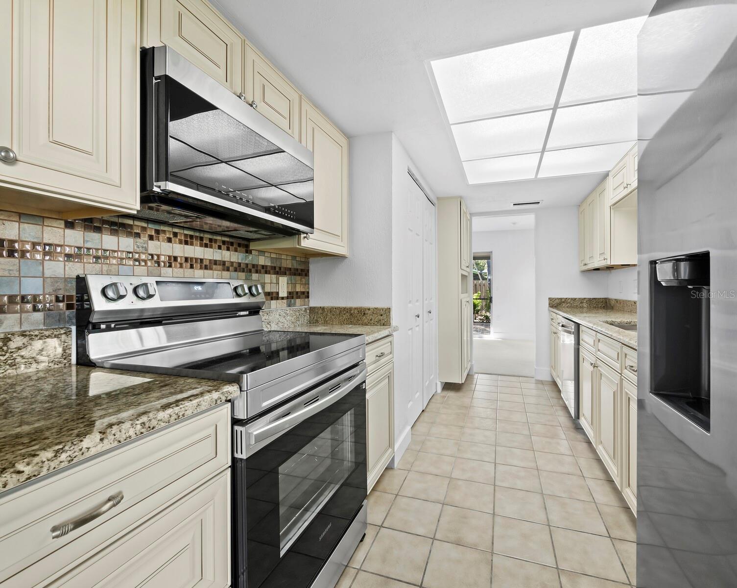 SIESTA ISLES - Residential