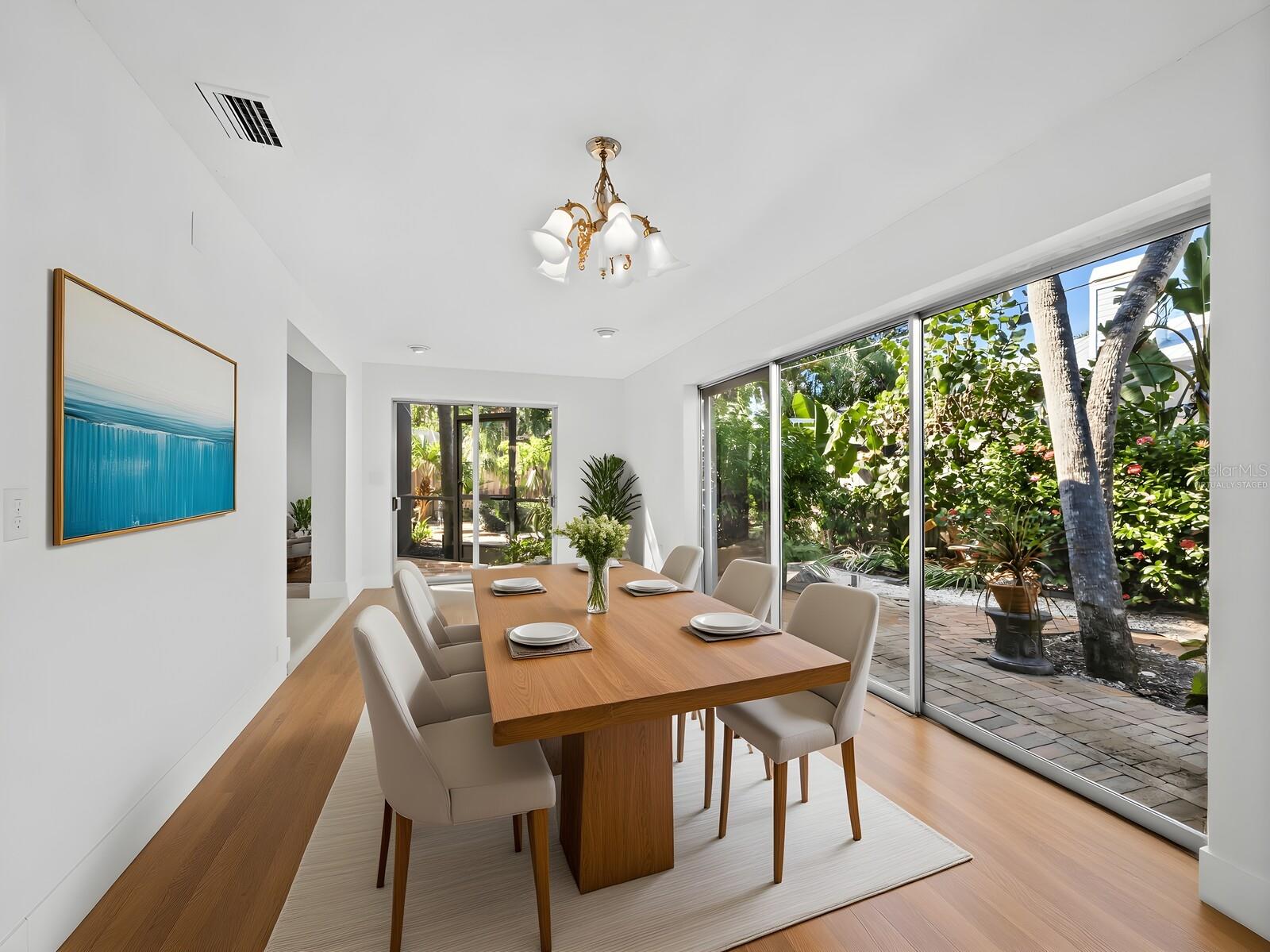 SIESTA ISLES - Residential