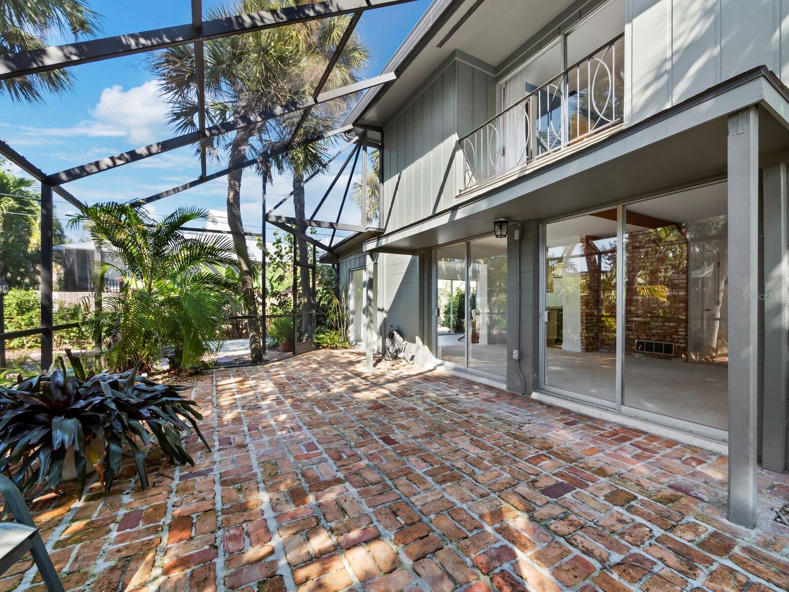 SIESTA ISLES - Residential