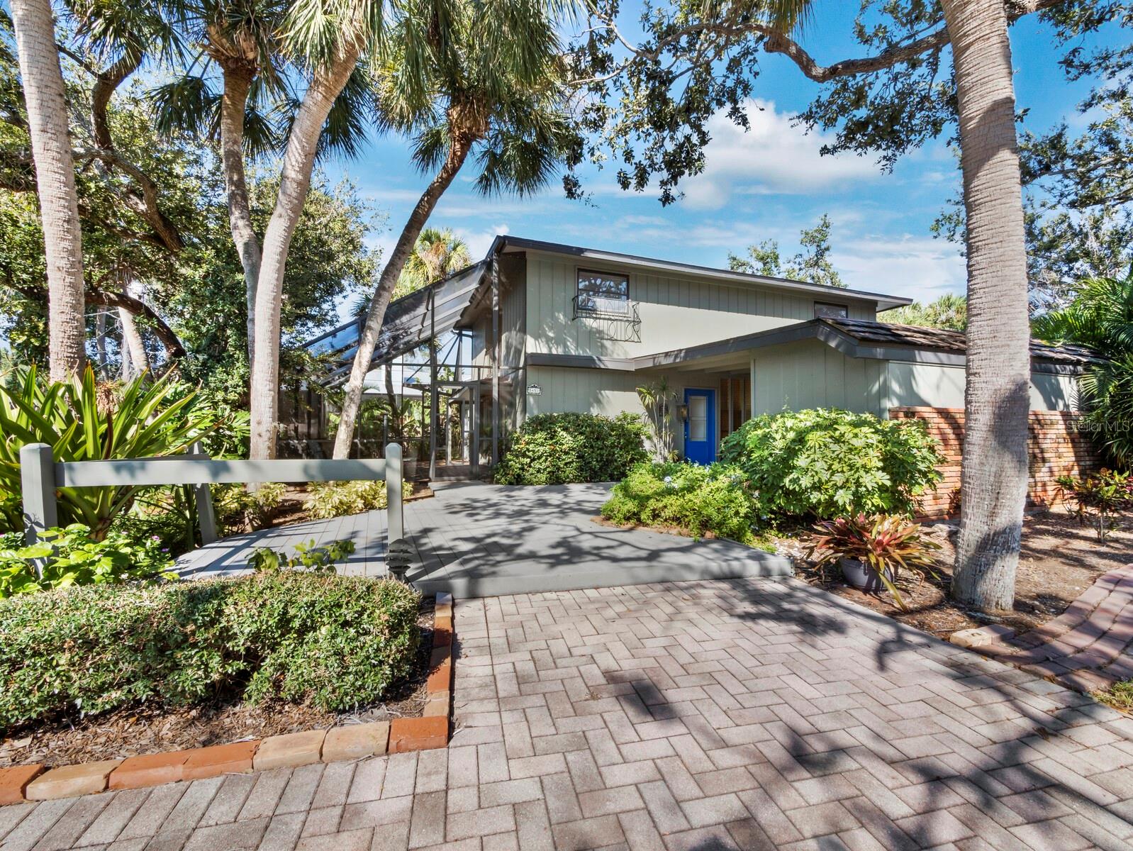 SIESTA ISLES - Residential