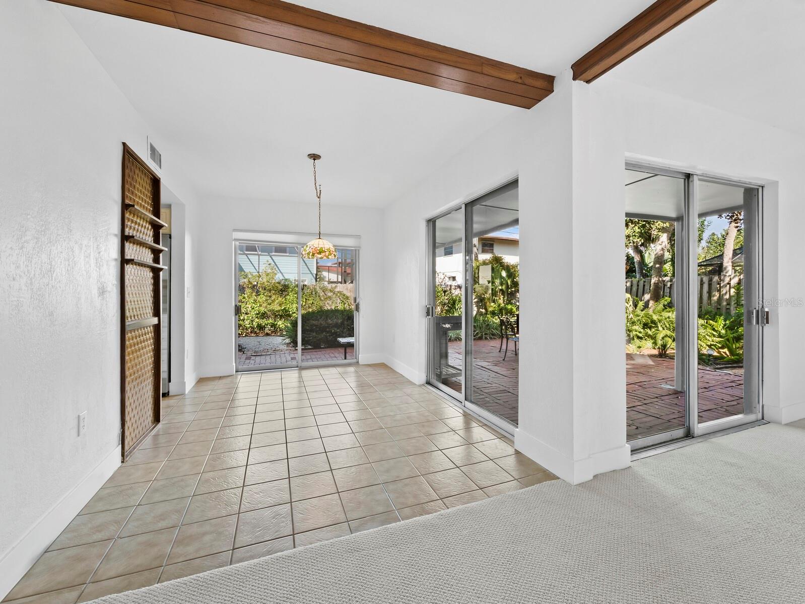 SIESTA ISLES - Residential