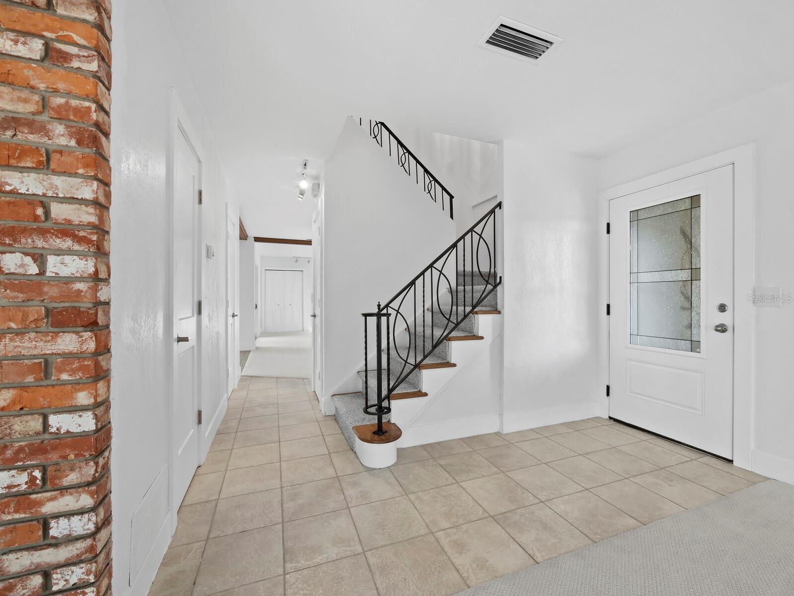 SIESTA ISLES - Residential