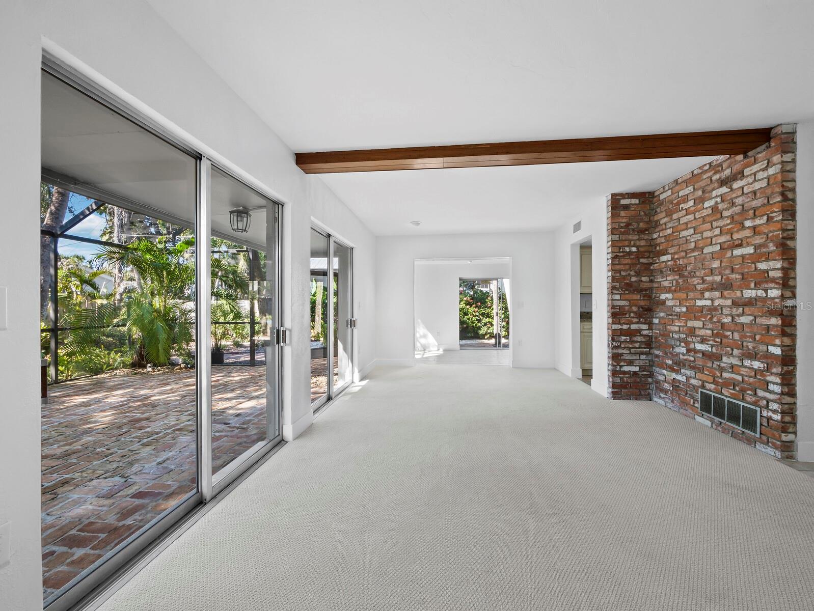 SIESTA ISLES - Residential