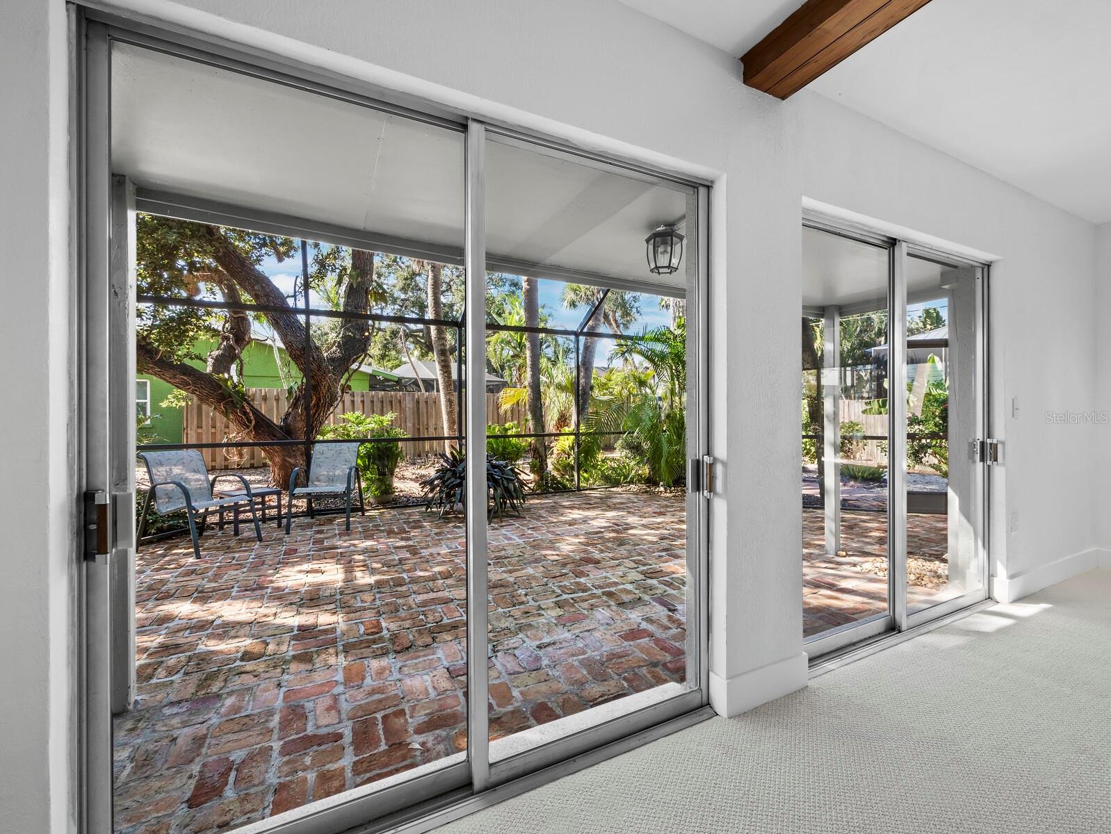 SIESTA ISLES - Residential